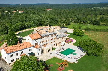 Countryside Retreat Villa with Pool in Grožnjan