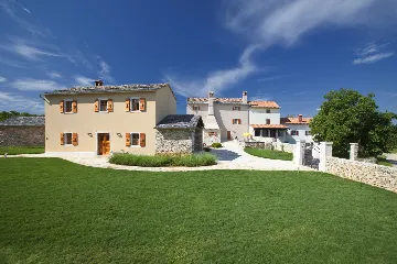 Countryside Retreat Villa with Pool in Grožnjan