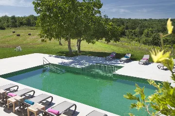 Countryside Retreat Villa with Pool in Grožnjan