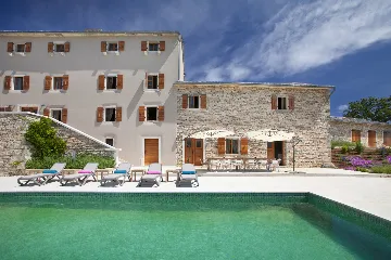 Countryside Retreat Villa with Pool in Grožnjan