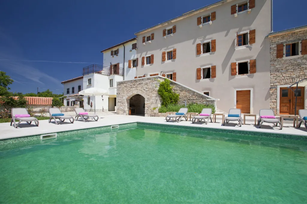 Countryside Retreat Villa with Pool in Grožnjan
