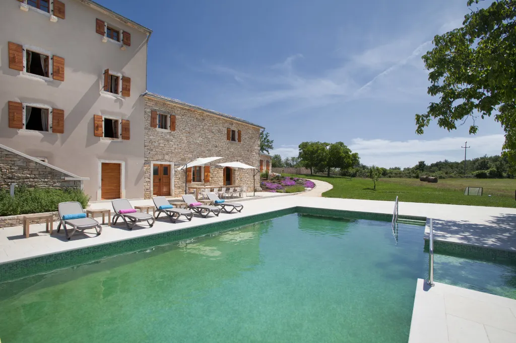 Countryside Retreat Villa with Pool in Grožnjan