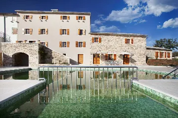 Countryside Retreat Villa with Pool in Grožnjan