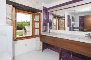 Countryside Retreat Villa with Pool in Grožnjan