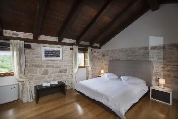 Countryside Retreat Villa with Pool in Grožnjan