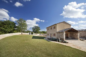 Countryside Retreat Villa with Pool in Grožnjan