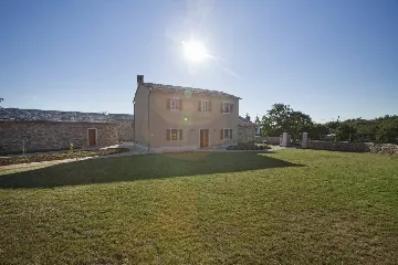 Countryside Retreat Villa with Pool in Grožnjan