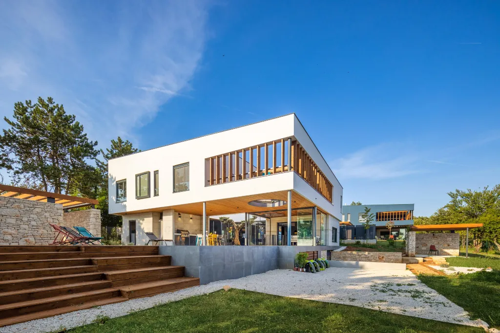 Contemporary Holiday Villa with Pool in Svetvinčenat