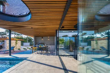 Contemporary Holiday Villa with Pool in Svetvinčenat