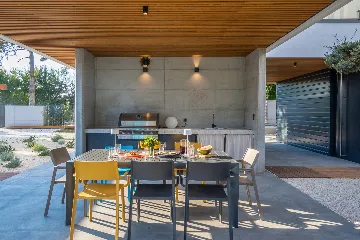 Contemporary Holiday Villa with Pool in Svetvinčenat