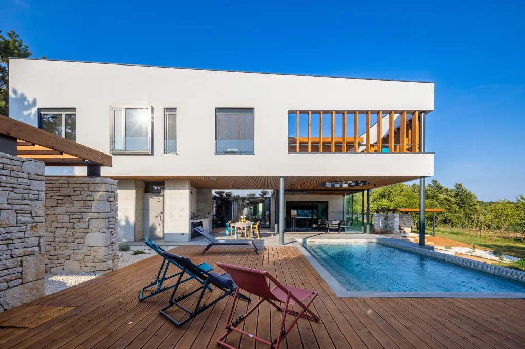 Contemporary Holiday Villa with Pool in Svetvinčenat