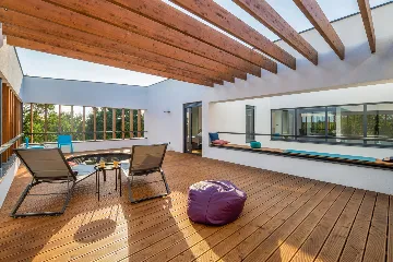 Contemporary Holiday Villa with Pool in Svetvinčenat