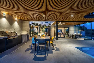 Contemporary Holiday Villa with Pool in Svetvinčenat