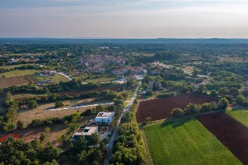 Contemporary Holiday Villa with Pool in Svetvinčenat