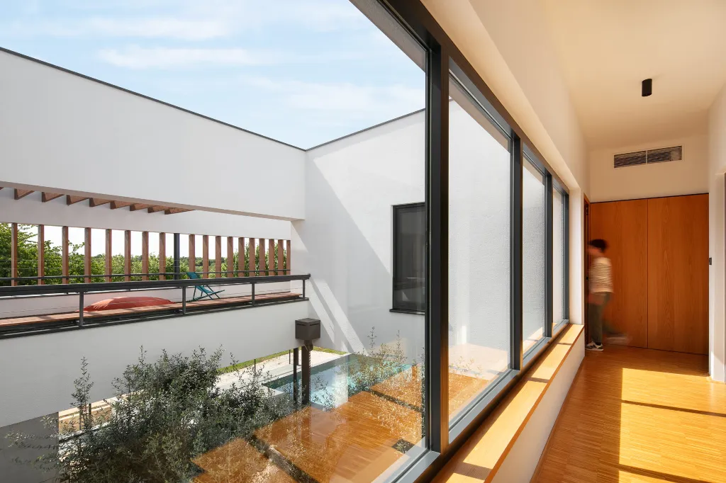 Contemporary Holiday Villa with Pool in Svetvinčenat