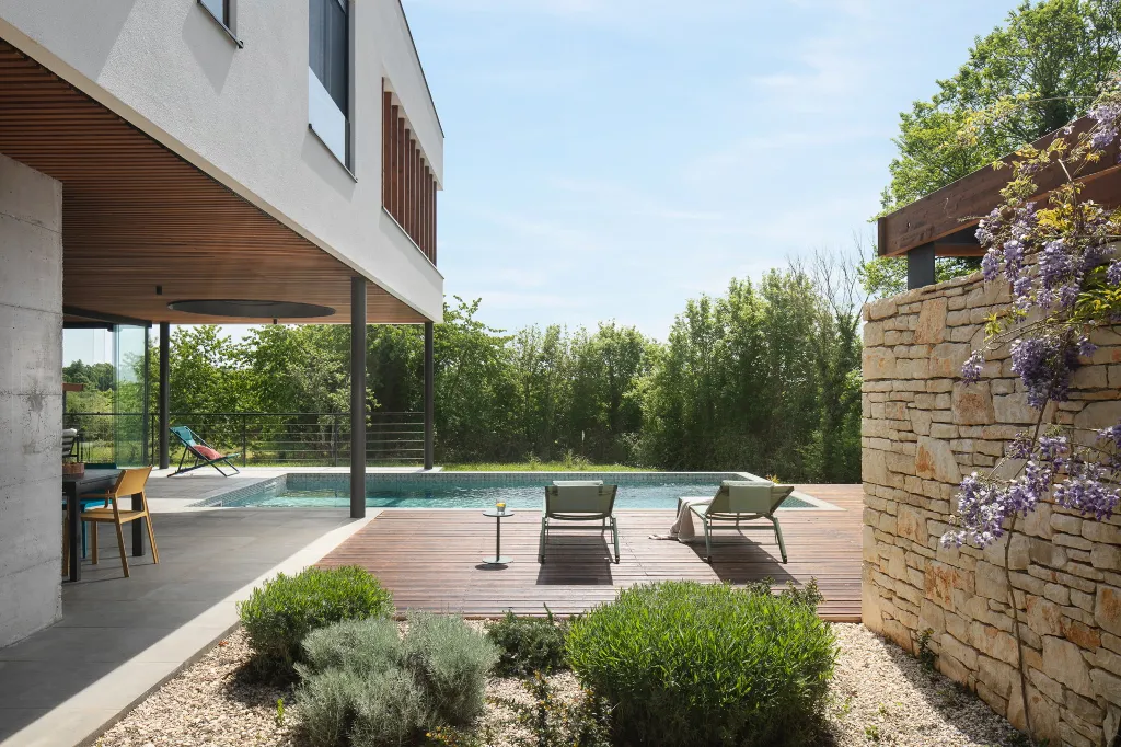 Contemporary Holiday Villa with Pool in Svetvinčenat