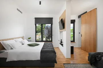 Contemporary Holiday Villa with Pool in Svetvinčenat