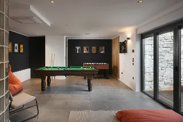 Contemporary Holiday Villa with Pool in Svetvinčenat