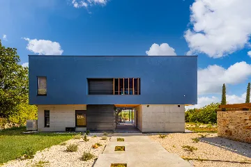 Spacious Villa with Heated Pool in Svetvinčenat