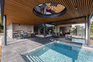 Spacious Villa with Heated Pool in Svetvinčenat