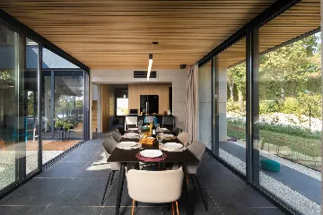 Spacious Villa with Heated Pool in Svetvinčenat