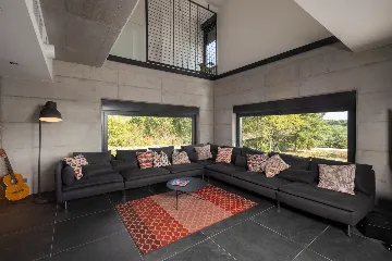 Spacious Villa with Heated Pool in Svetvinčenat