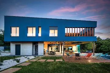 Spacious Villa with Heated Pool in Svetvinčenat