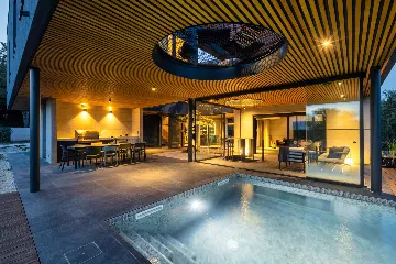 Spacious Villa with Heated Pool in Svetvinčenat