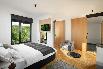 Spacious Villa with Heated Pool in Svetvinčenat