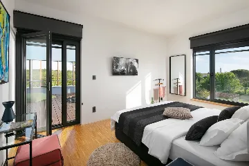 Spacious Villa with Heated Pool in Svetvinčenat