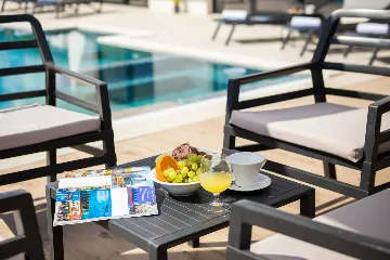 Modern 6-Bedroom Villa with Pool in Kaštel Kambelovac