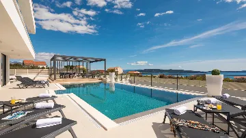 Modern 6-Bedroom Villa with Pool in Kaštel Kambelovac