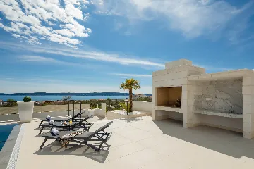 Modern 6-Bedroom Villa with Pool in Kaštel Kambelovac