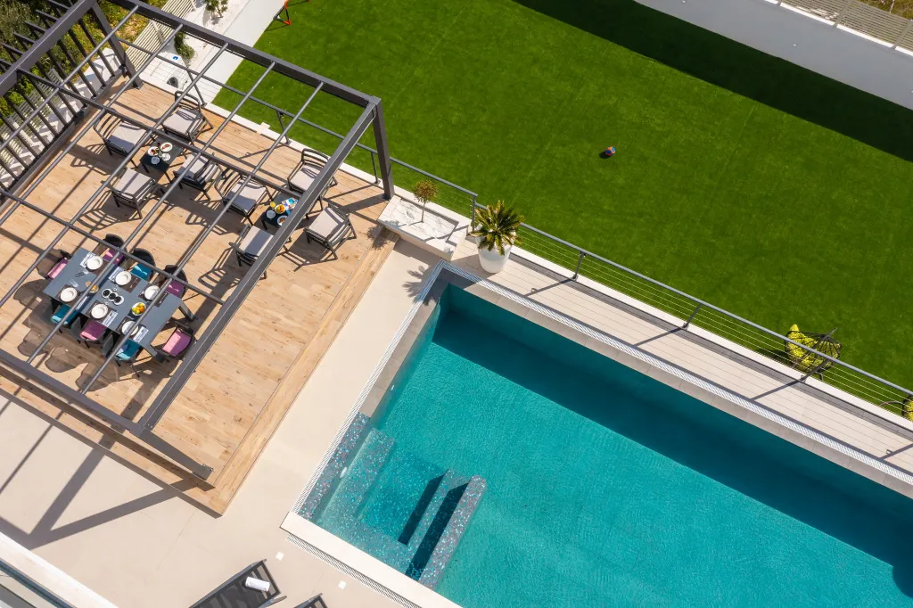 Modern 6-Bedroom Villa with Pool in Kaštel Kambelovac