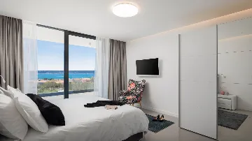 Modern 6-Bedroom Villa with Pool in Kaštel Kambelovac