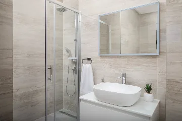 Modern 6-Bedroom Villa with Pool in Kaštel Kambelovac