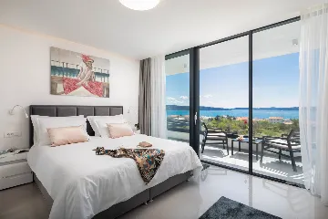 Modern 6-Bedroom Villa with Pool in Kaštel Kambelovac