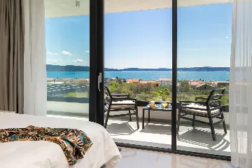 Modern 6-Bedroom Villa with Pool in Kaštel Kambelovac