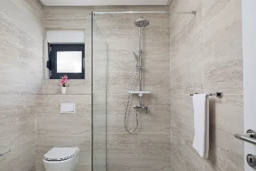 Modern 6-Bedroom Villa with Pool in Kaštel Kambelovac