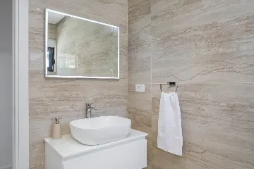 Modern 6-Bedroom Villa with Pool in Kaštel Kambelovac