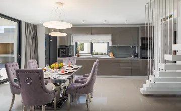 Modern 6-Bedroom Villa with Pool in Kaštel Kambelovac