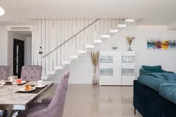 Modern 6-Bedroom Villa with Pool in Kaštel Kambelovac