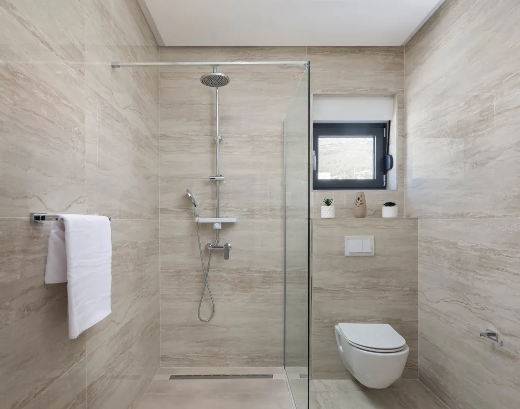 Modern 6-Bedroom Villa with Pool in Kaštel Kambelovac