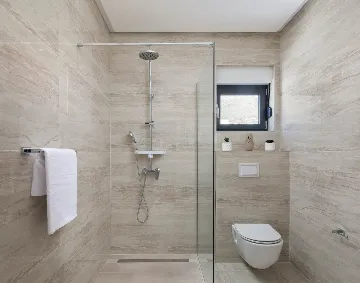 Modern 6-Bedroom Villa with Pool in Kaštel Kambelovac