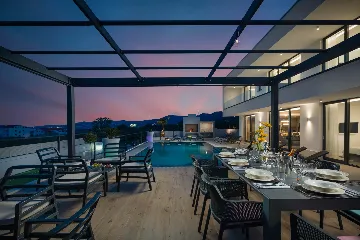 Modern 6-Bedroom Villa with Pool in Kaštel Kambelovac