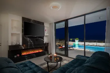 Modern 6-Bedroom Villa with Pool in Kaštel Kambelovac