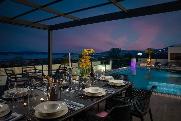 Modern 6-Bedroom Villa with Pool in Kaštel Kambelovac