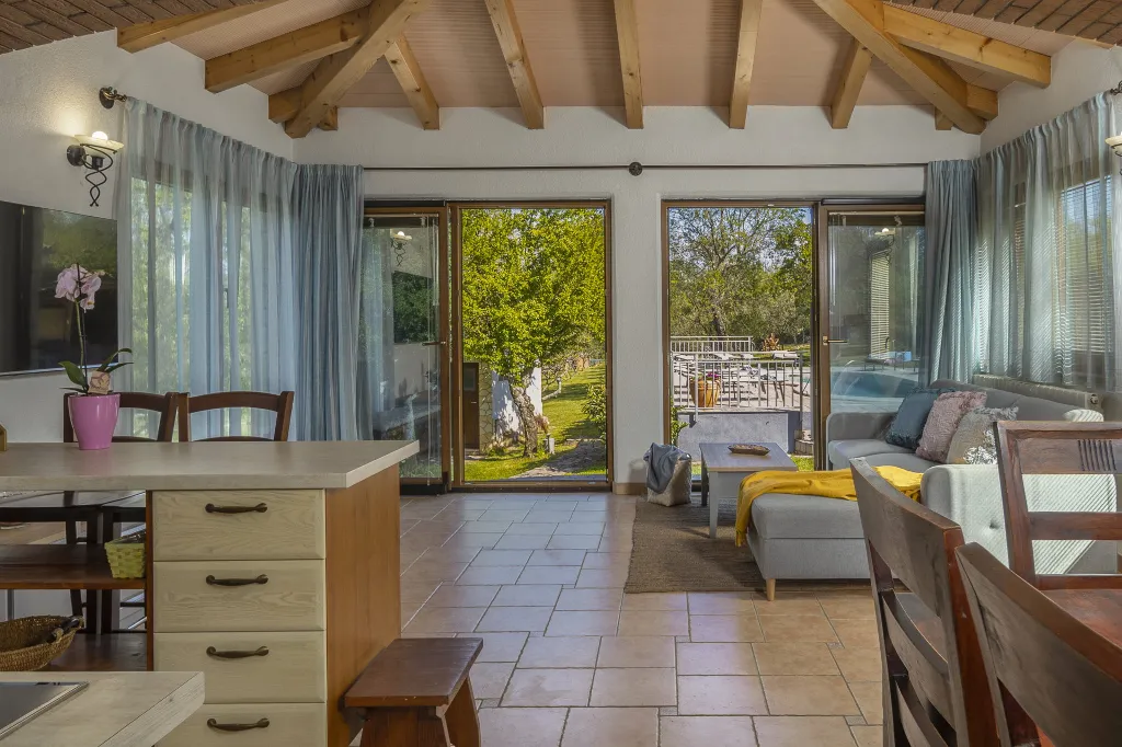 Family Villa with Pool and Garden in Labin