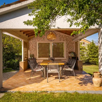 Family Villa with Pool and Garden in Labin