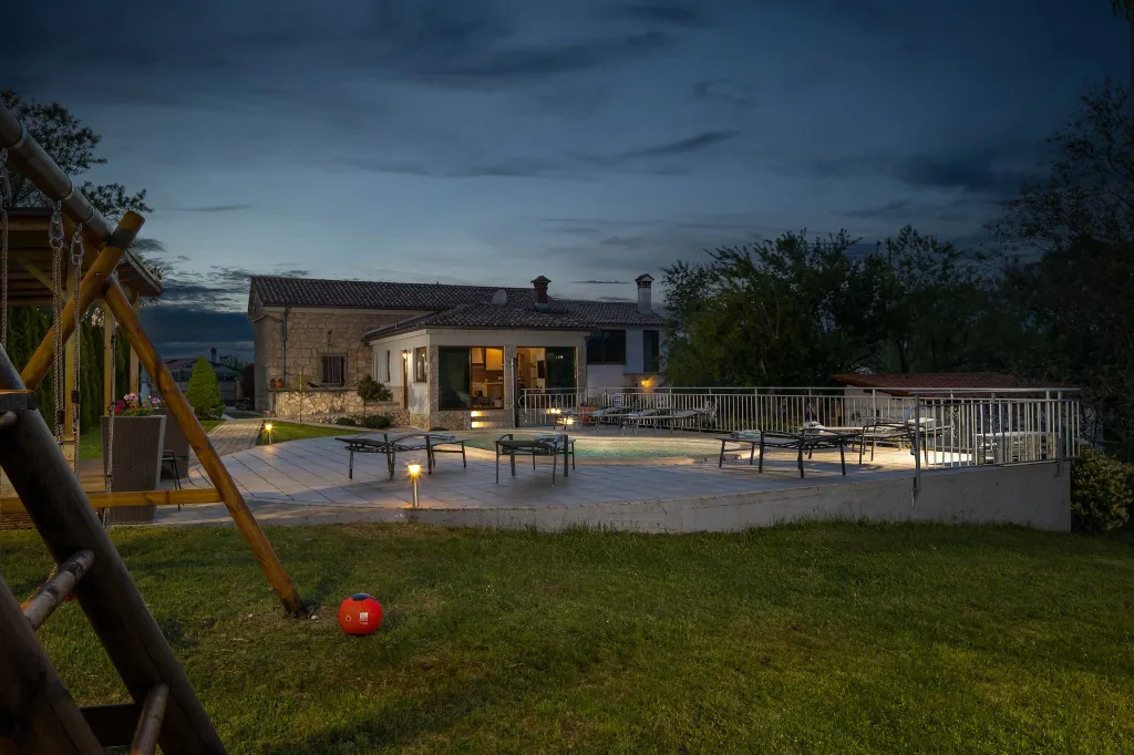 Family Villa with Pool and Garden in Labin